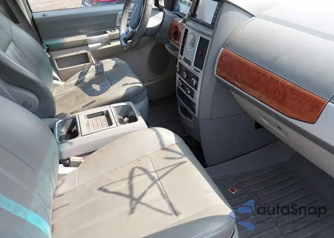 2008 Chrysler Town & Country Touring z USA, uszkodzony, nr VIN 2A8HR54P38R731576